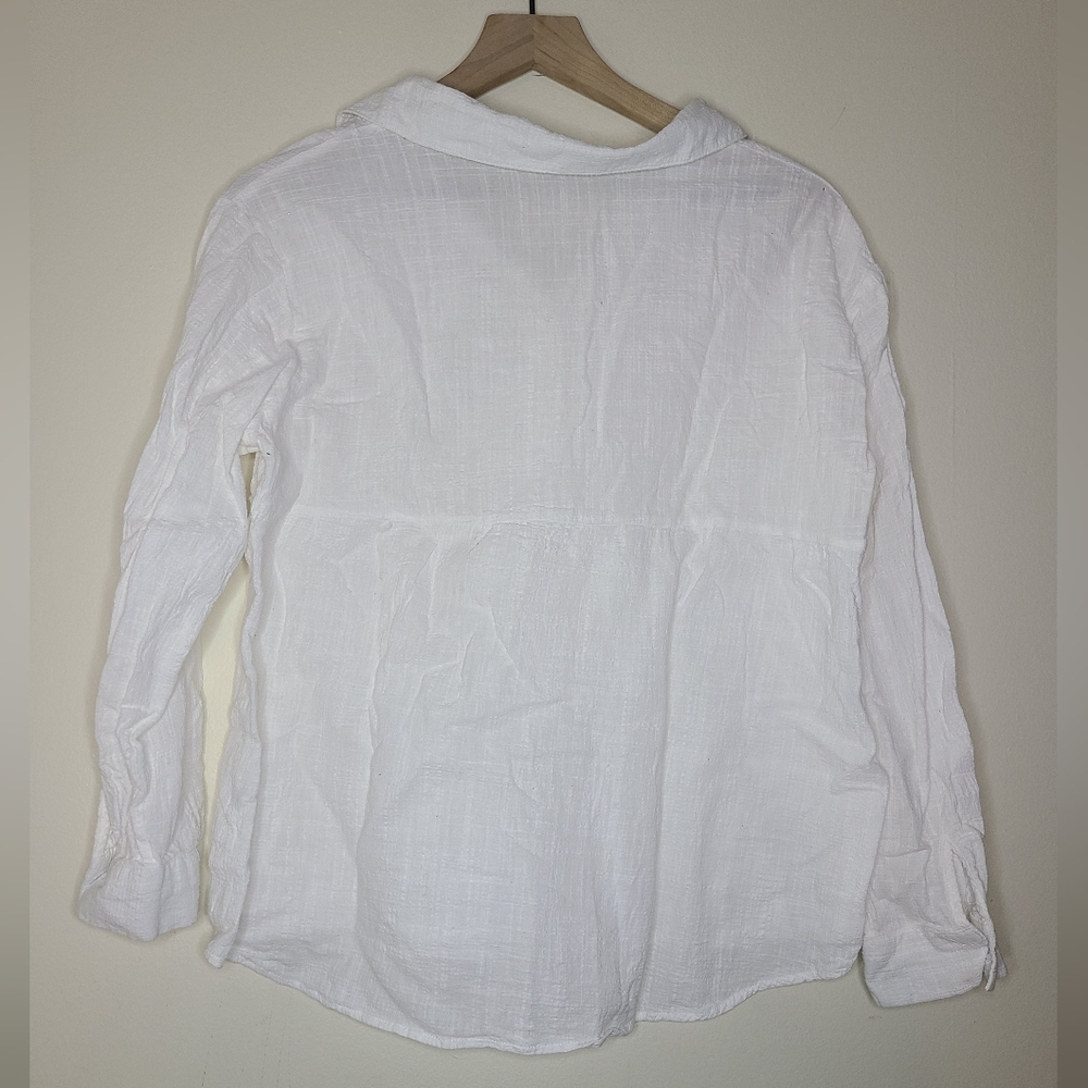Button Up - Picture 4 of 4